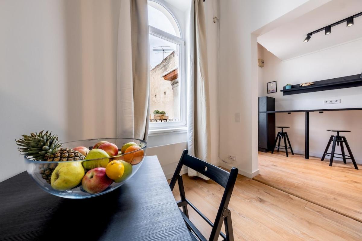 Black And White - Dob Utca Appartement